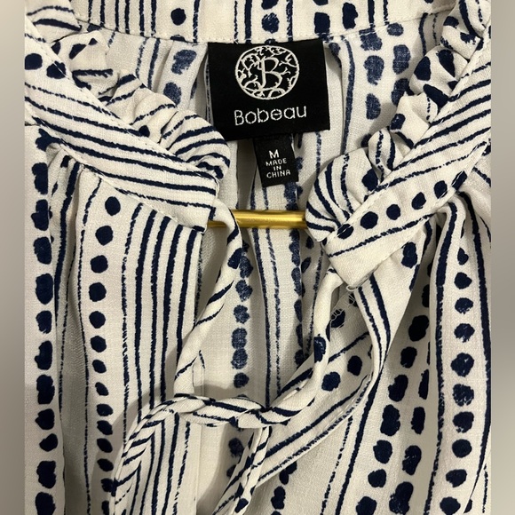 Bobeau top Size Med white and blue design tie collar - Picture 7 of 7